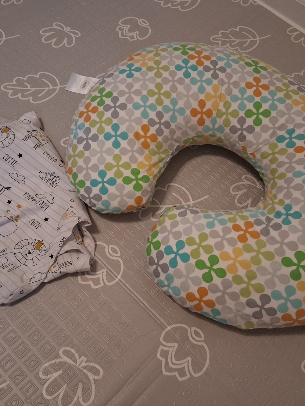 Nursing Pillow with 2 Covers